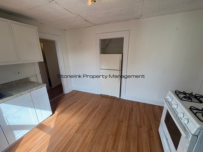 Foto del edificio - *66 Princeton Avenue
