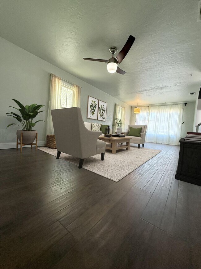 Foto del edificio - *Charming 2 Bedroom Home in Roseville’s Historic District with Bonus Detached Space*