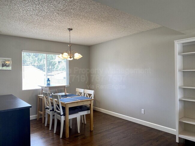 Building Photo - 2825 Dristol Dr
