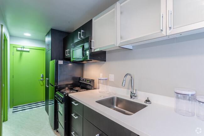 Studio, 1BA - 306 SF - Park East - The Sterling