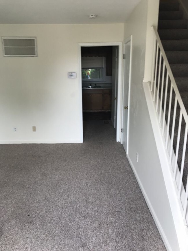 Foto del edificio - 1357 Devon Ln
