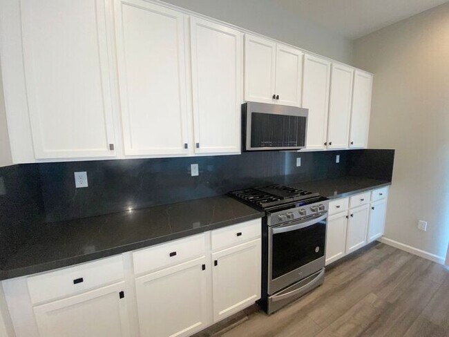Building Photo - Built 2022 Sparks Spanish Springs 4+ Bedro...