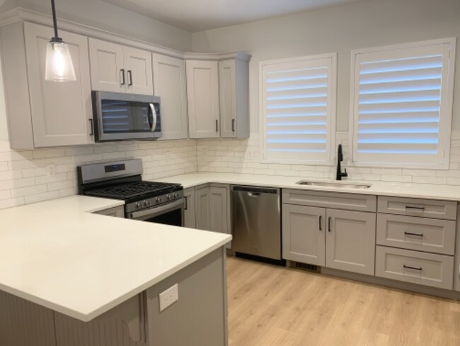 Building Photo - 13967 Silver Peak Ln