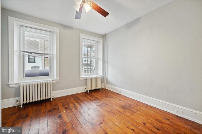 Building Photo - 476 Krams Ave