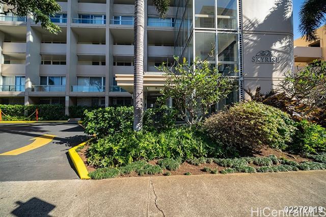 Foto del edificio - 555 University Ave