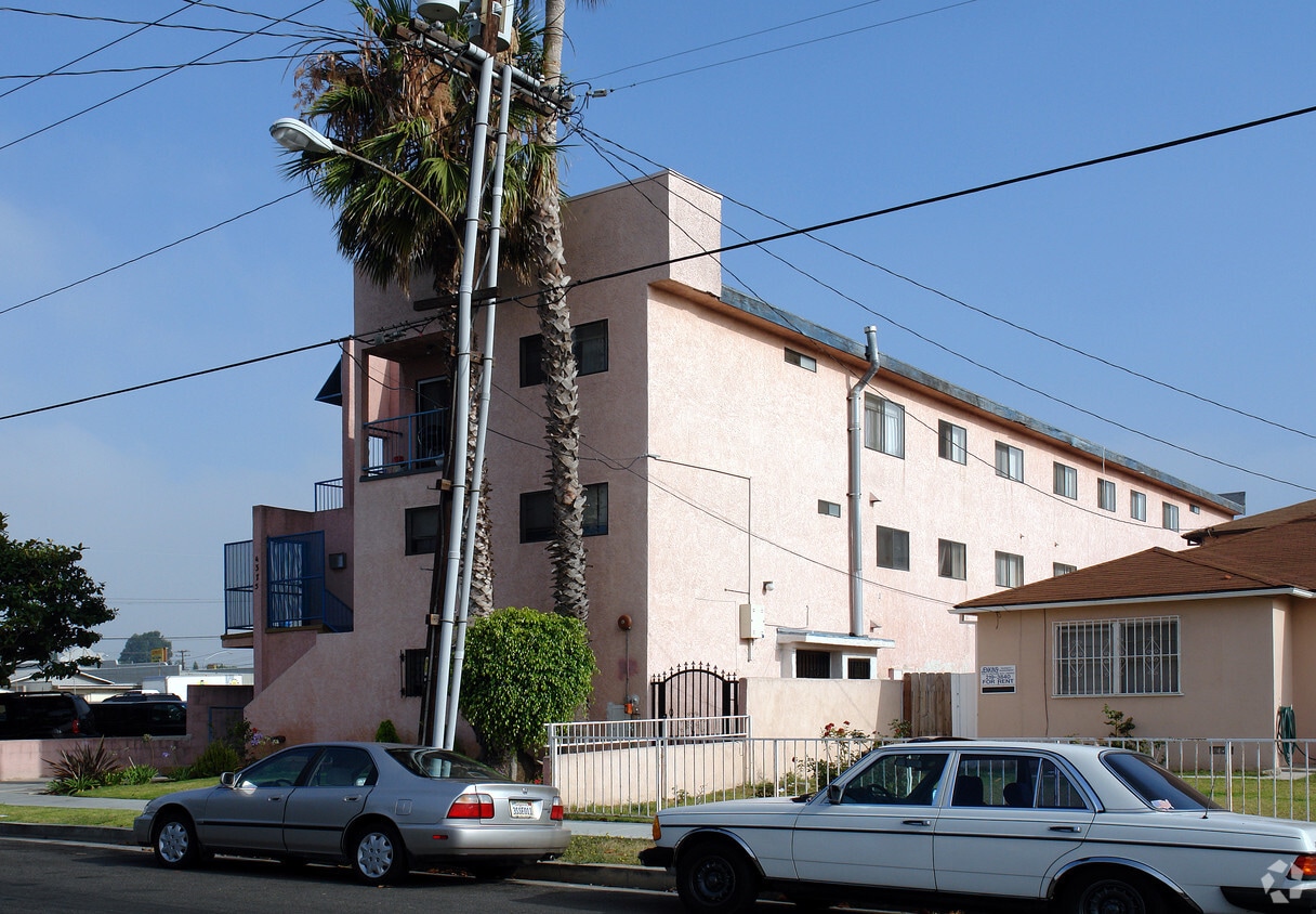 4375 W 133rd St, Hawthorne, CA 90250 Apartments in Hawthorne, CA