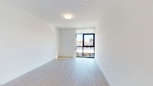 Building Photo - Luxury 2 Bedroom / 2 Bathroom at The Amado...