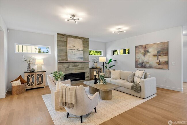 Foto del edificio - Modern Farmhouse Luxury in Coveted Matthews Beach Available NOW!