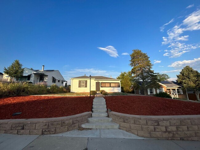 Foto del edificio - Charming Denver Home near West Bar Valwood...