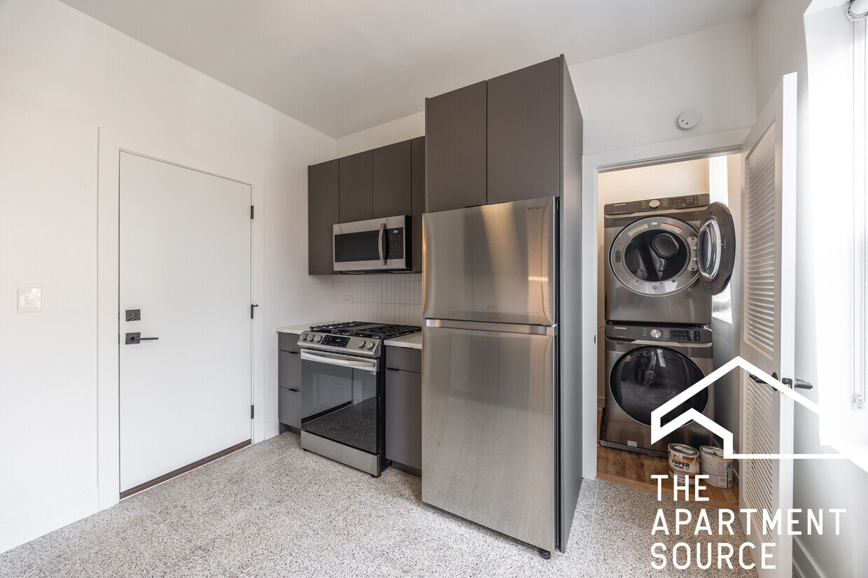Foto principal - 3051 W Medill Ave
