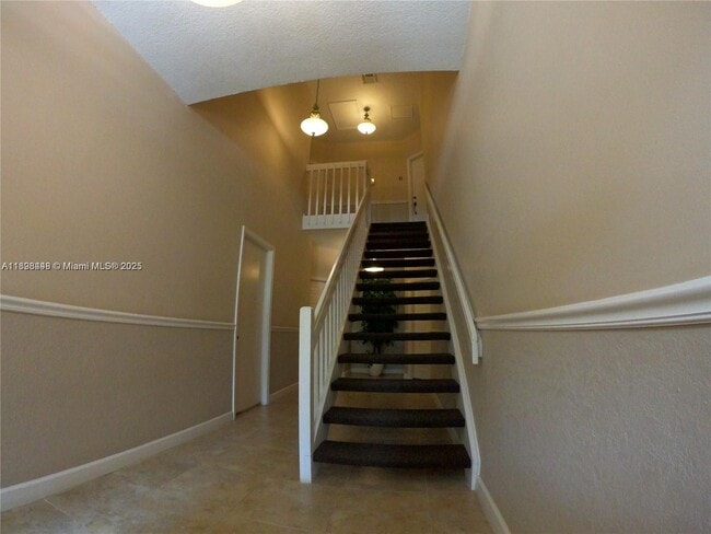 Building Photo - 5800 Coach House Cir