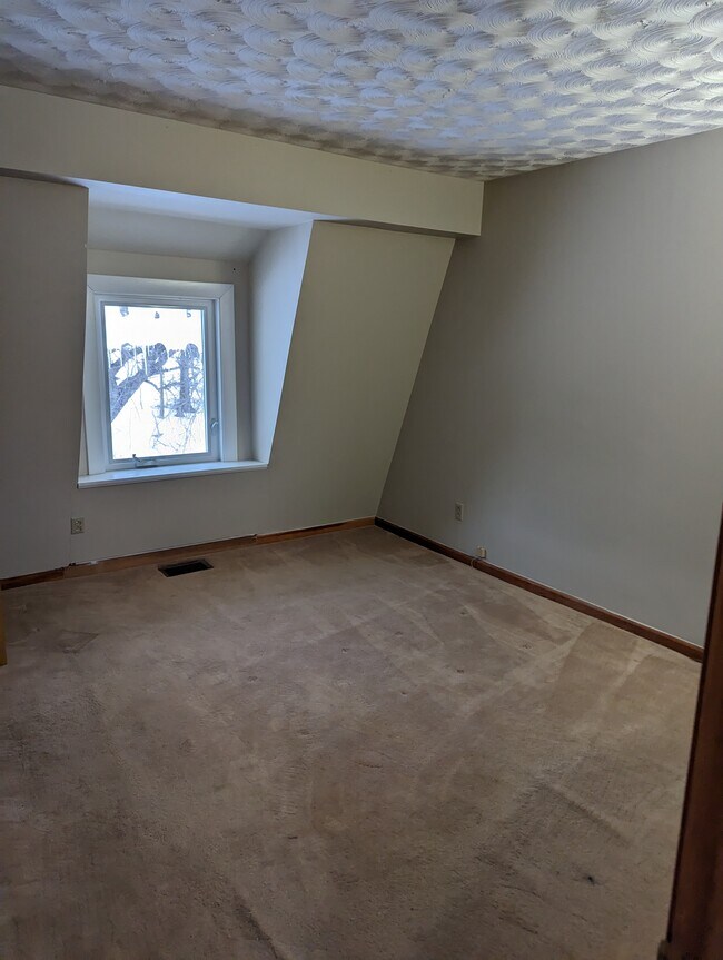 Bedroom 2 - 2189 Carmel Rd N