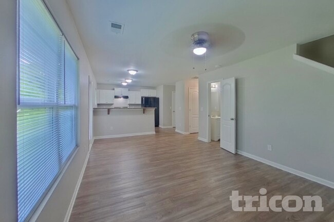 Building Photo - 513 Gentle Breeze Ln