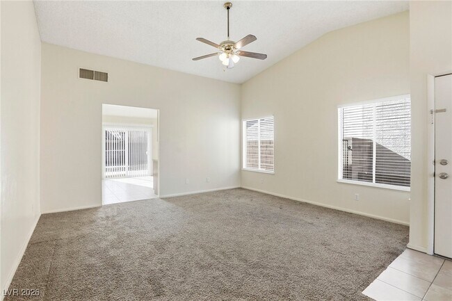 Foto del edificio - 6725 Reggie Cir