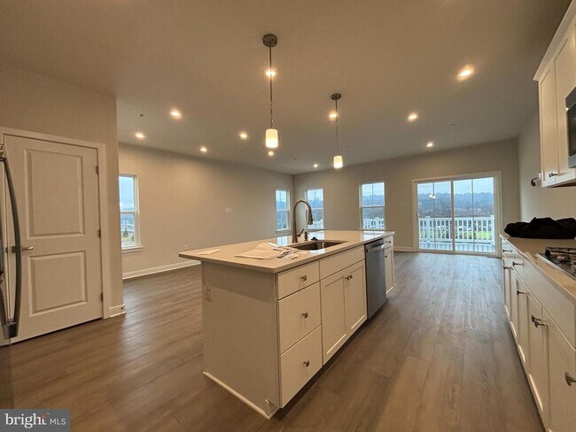 Building Photo - 2646 Tisbury Ln