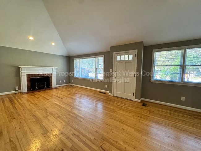 Building Photo - 325 Jones Franklin Rd