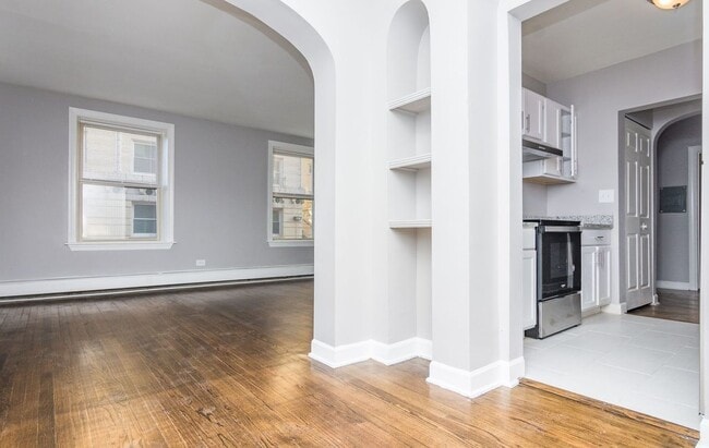 Building Photo - 7130 S Jeffery Blvd