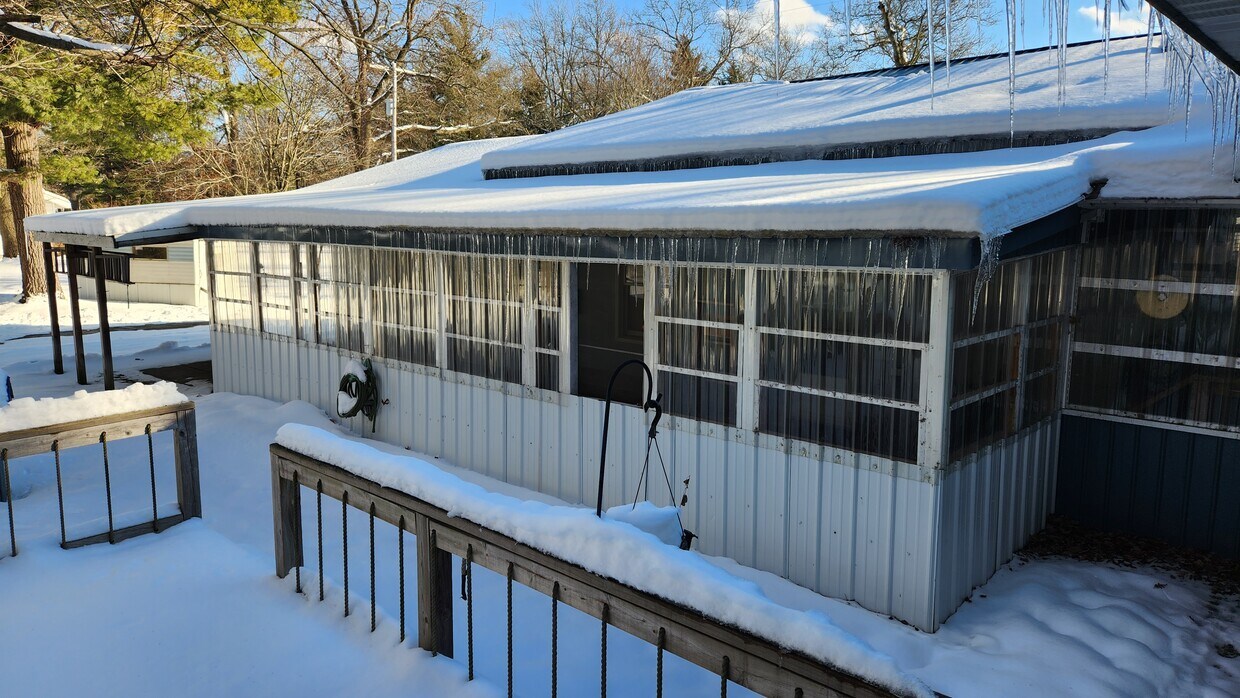 Covered Carport - 2796 E McMillan Rd