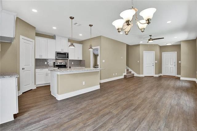 Building Photo - 300 Woodgrove Dr