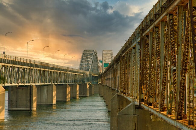The Honoré-Mercier Bridge can help you cross the St. Lawrence River, just a short distance from Dorval.
