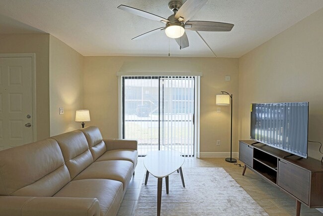 Foto del edificio - 5327 Summerlin Rd