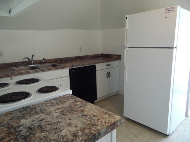 Kitchen - 2725 8th St