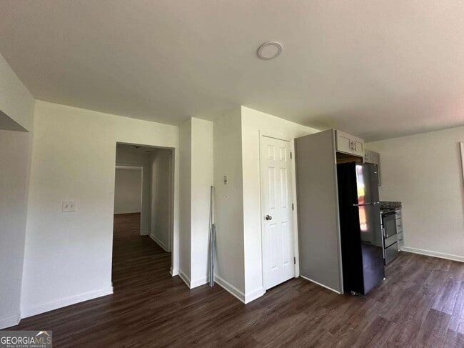 Foto del edificio - 3332 Fence Rd NE