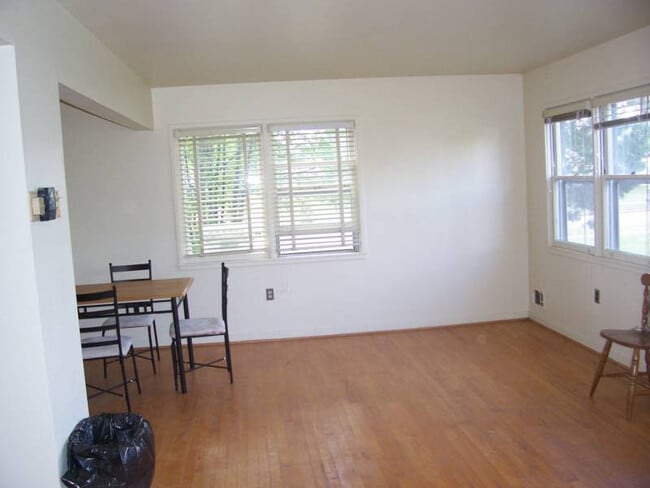 Building Photo - 510 Invader St