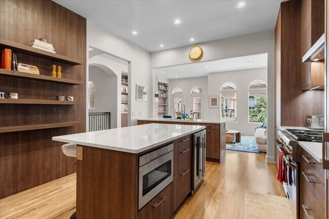 Foto del edificio - 1529 Barton Springs Rd