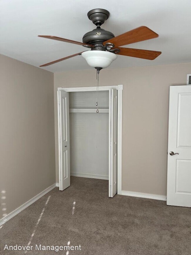 Foto del edificio - 2 br, 1 bath House - 1160 Catalpa Dr Apt #208