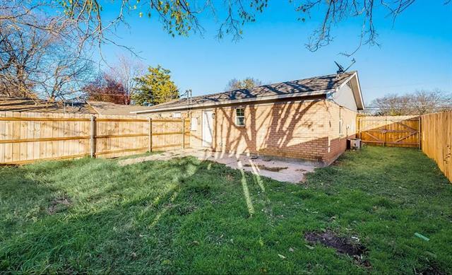 Foto del edificio - 610 N Oak St