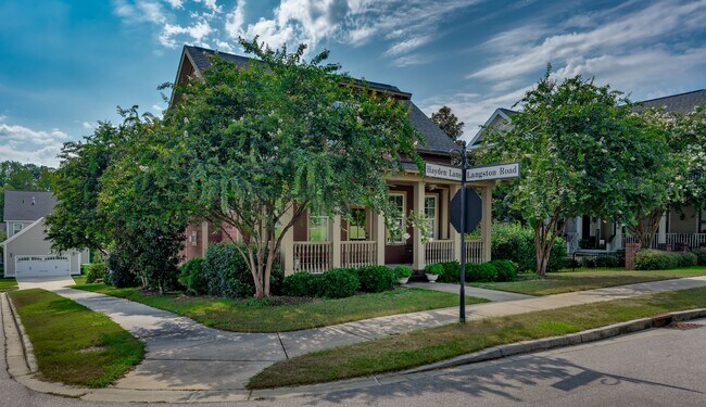 Building Photo - Beautiful Lake Carolina craftsman home located in Woodleigh Park