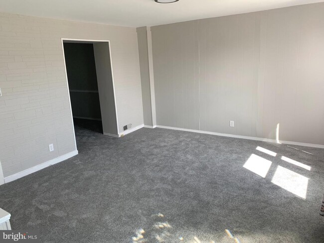Foto del edificio - 7454 Berkshire Rd
