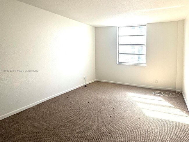 Building Photo - 430 Golden Isles Dr