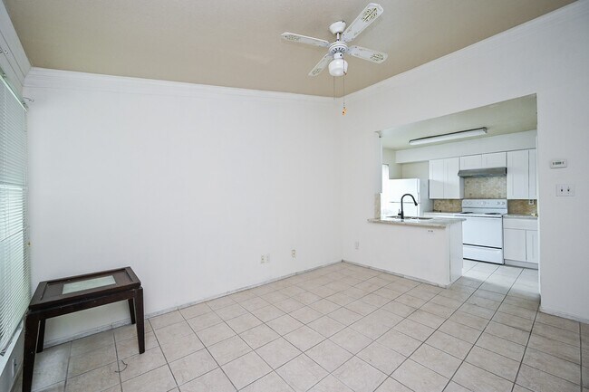 Foto del edificio - 3900 Woodchase Dr