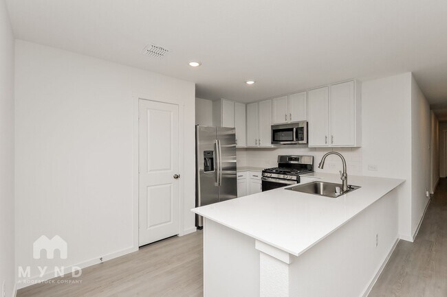 Foto del edificio - 2748 Mistwood Dr