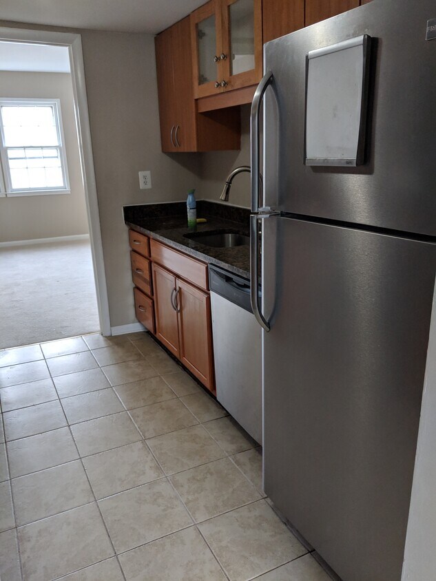 Foto principal - 16569 Royal Ct