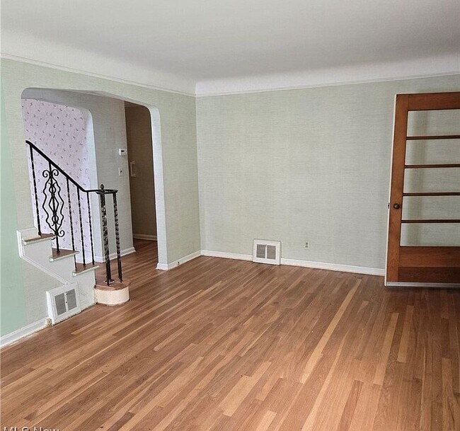 Foto del edificio - 331 E 264th St