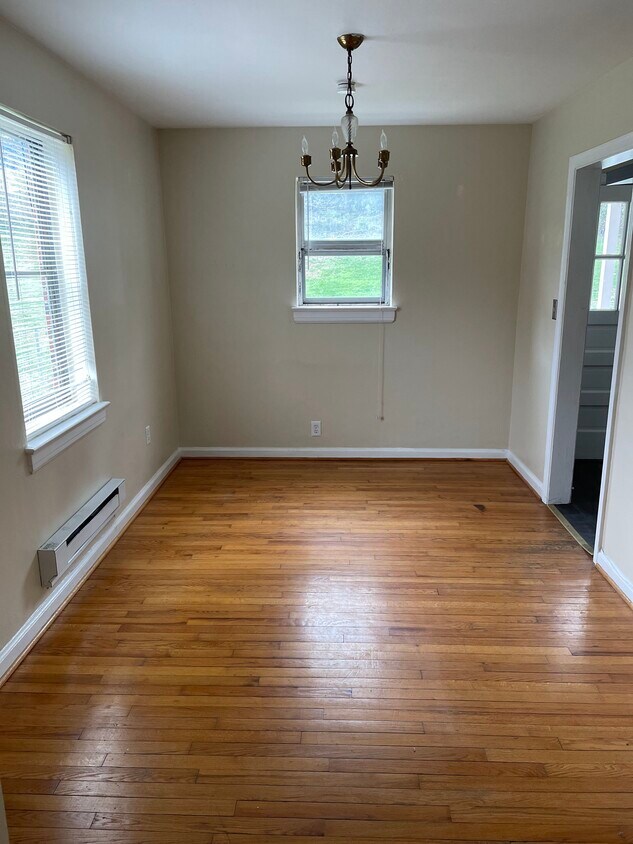 2420 Brandon Ave SW, Roanoke, VA 24015 House Rental in Roanoke, VA