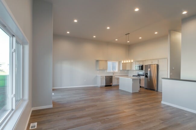 Building Photo - 3615 33rd St S