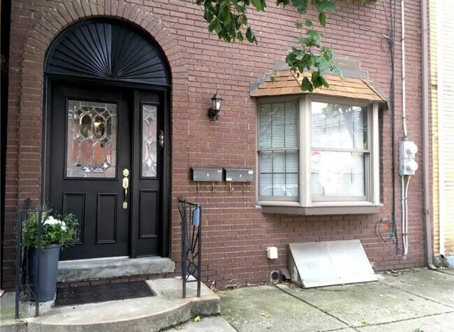 Building Photo - 74 S 14th St