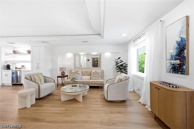 Foto del edificio - 1274 Pine Ct