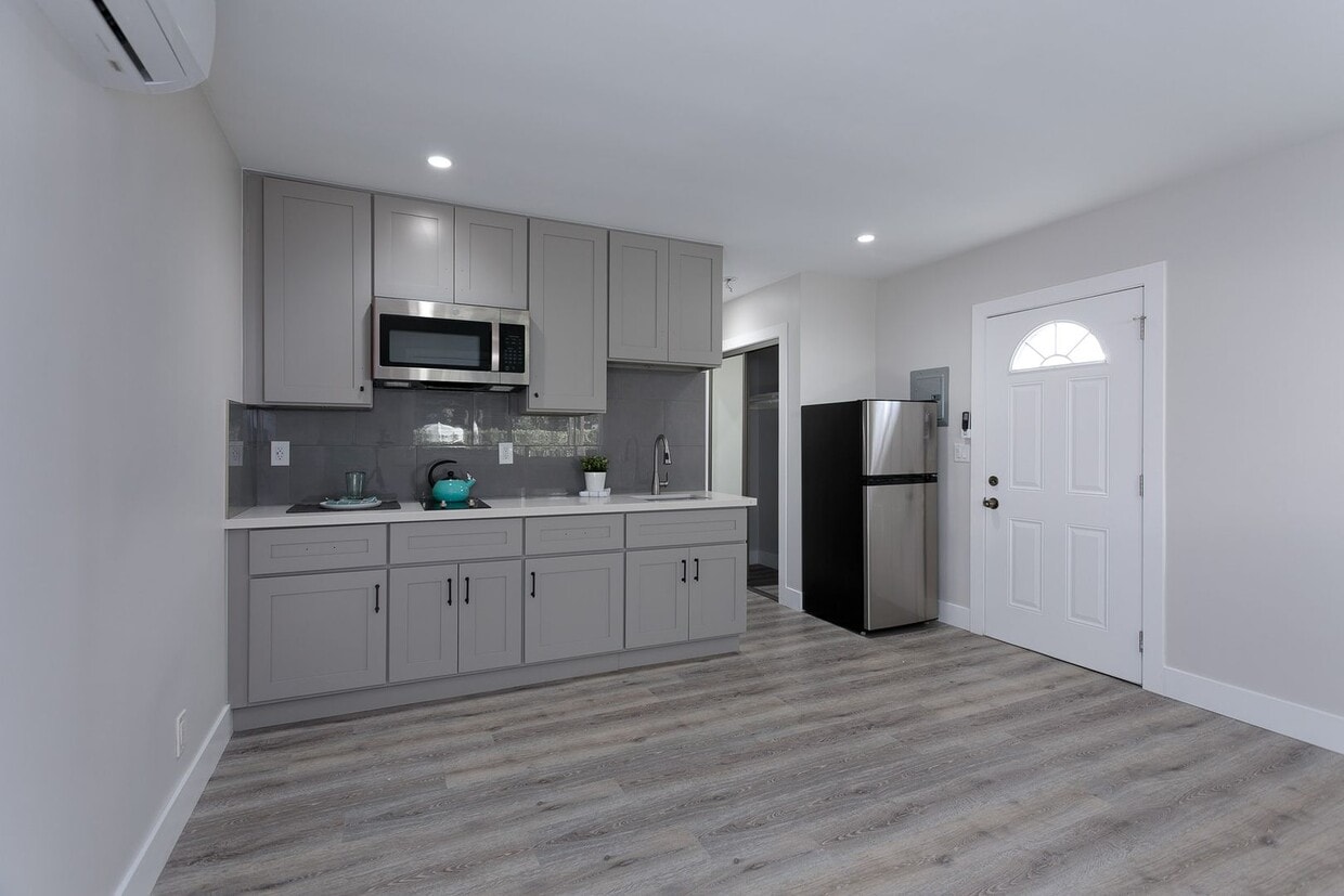 Primary Photo - gra783