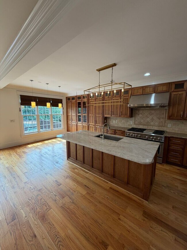Foto del edificio - Spacious~Charming~Dilworth! 3800 SF 4 Beds 3.5 Baths