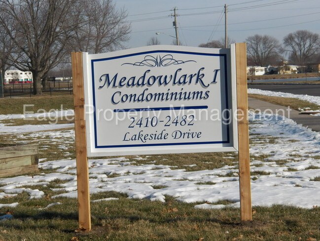 2470 Lakeside Dr, Iowa City, IA 52240 Condo for Rent in
