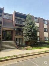 Building Photo - 3930-10305 Pender Dr