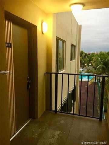 Foto del edificio - 8615 NW 8th St
