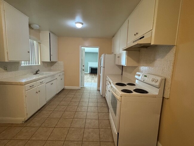 Building Photo - 1508 Lavender Ln