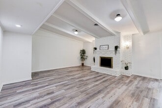 Building Photo - 1703 N Roberson St