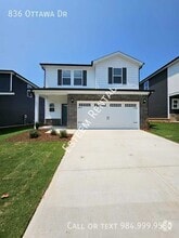 Building Photo - 836 Ottawa Dr